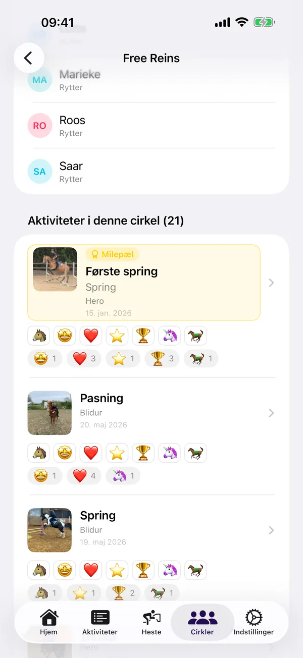 HorseJournal kredsskærm med delte aktiviteter og emoji-reaktioner fra nære venner.